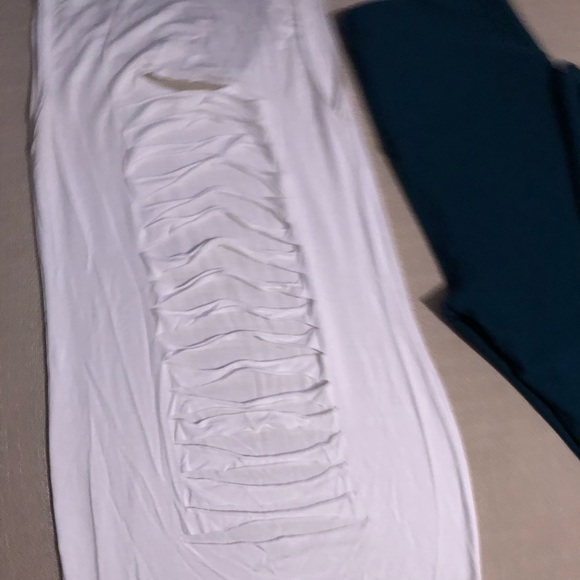 White top and green leggings - Picture 2 of 3